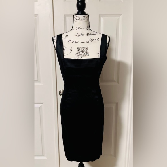 Like new Calvin Kline little black dress - Picture 2 of 10